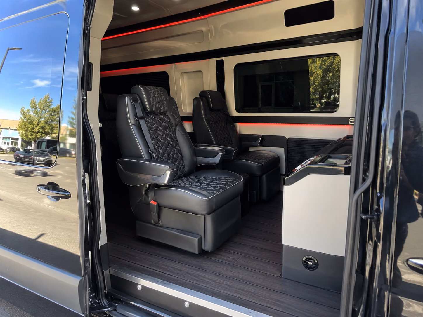 find and book transportation for your next convention or trade show 3