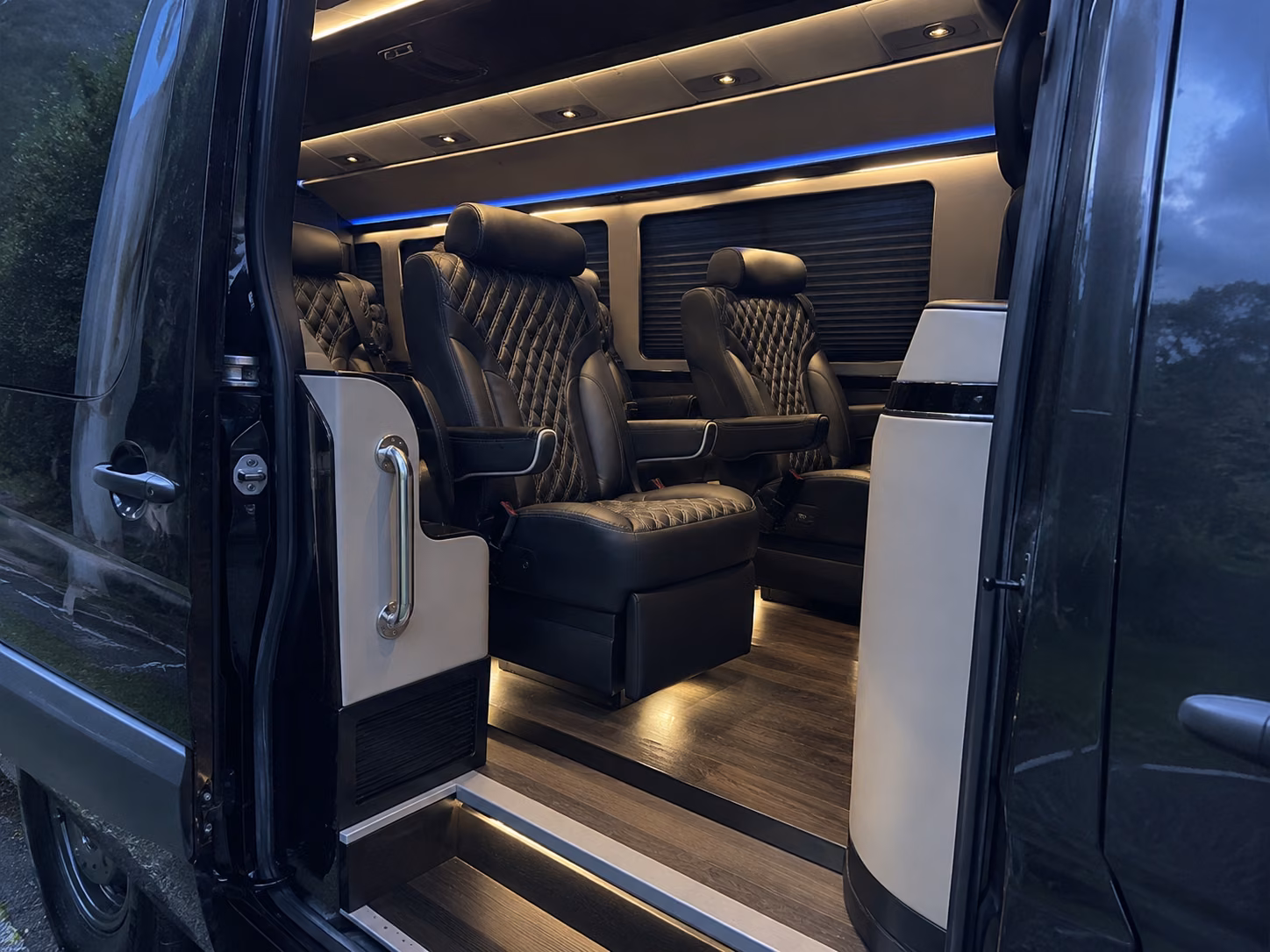 find and book transportation for your next corporate event 2