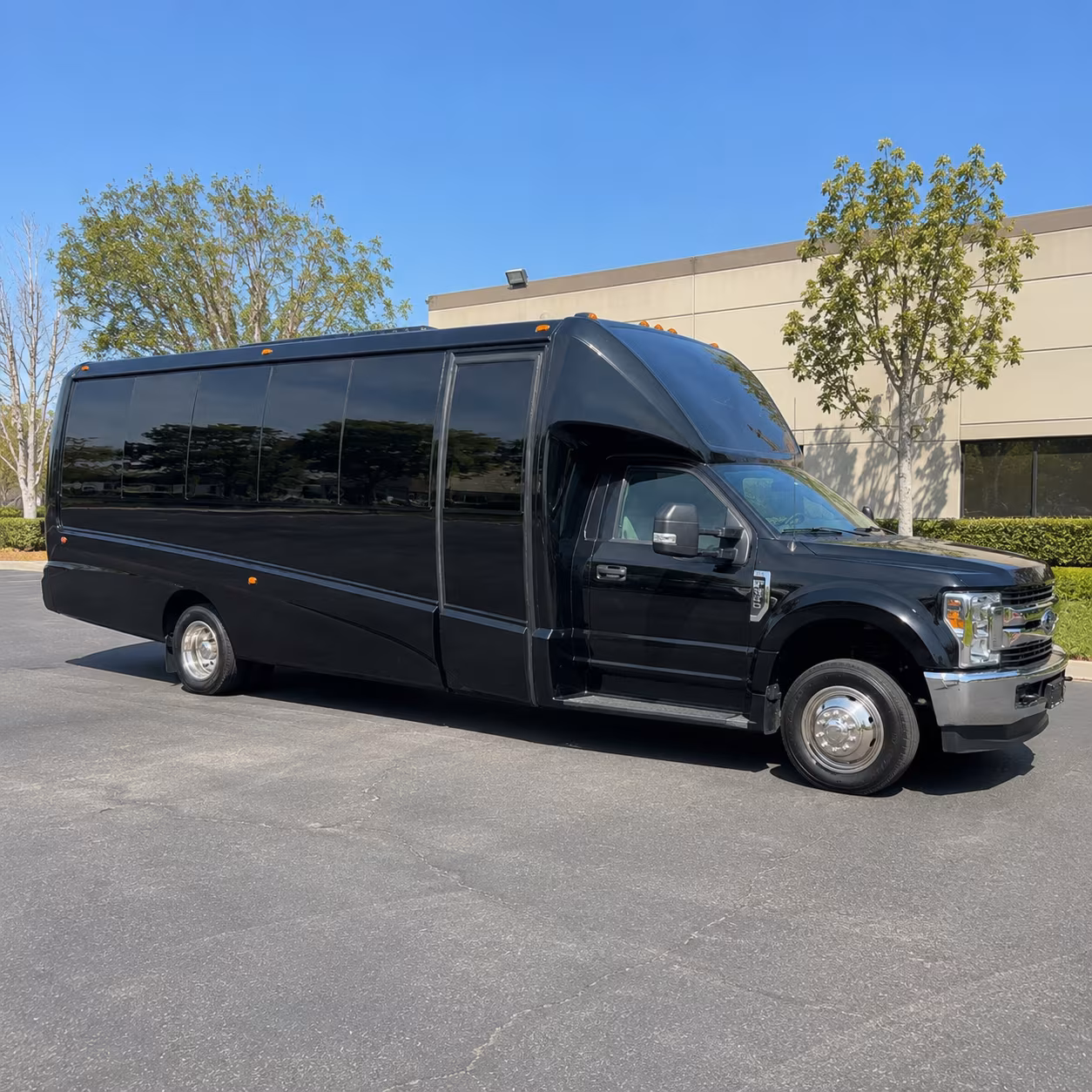 how the number of stops and hold time between them affect total booked hours in new braunfels