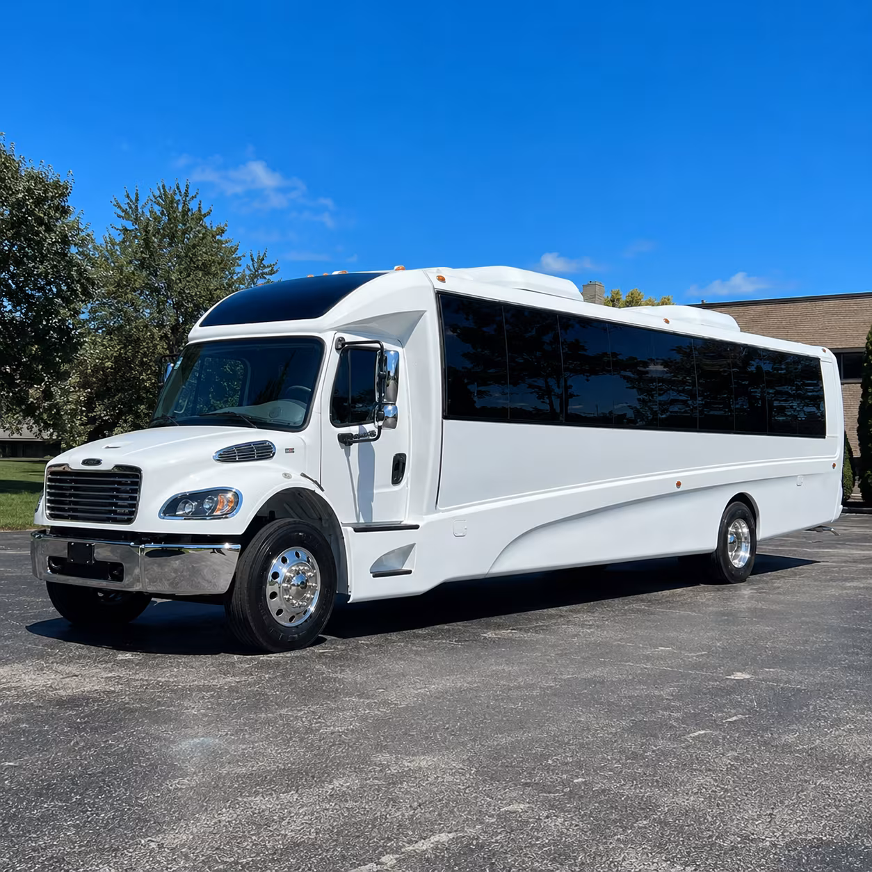 new braunfels 20 passenger minibus