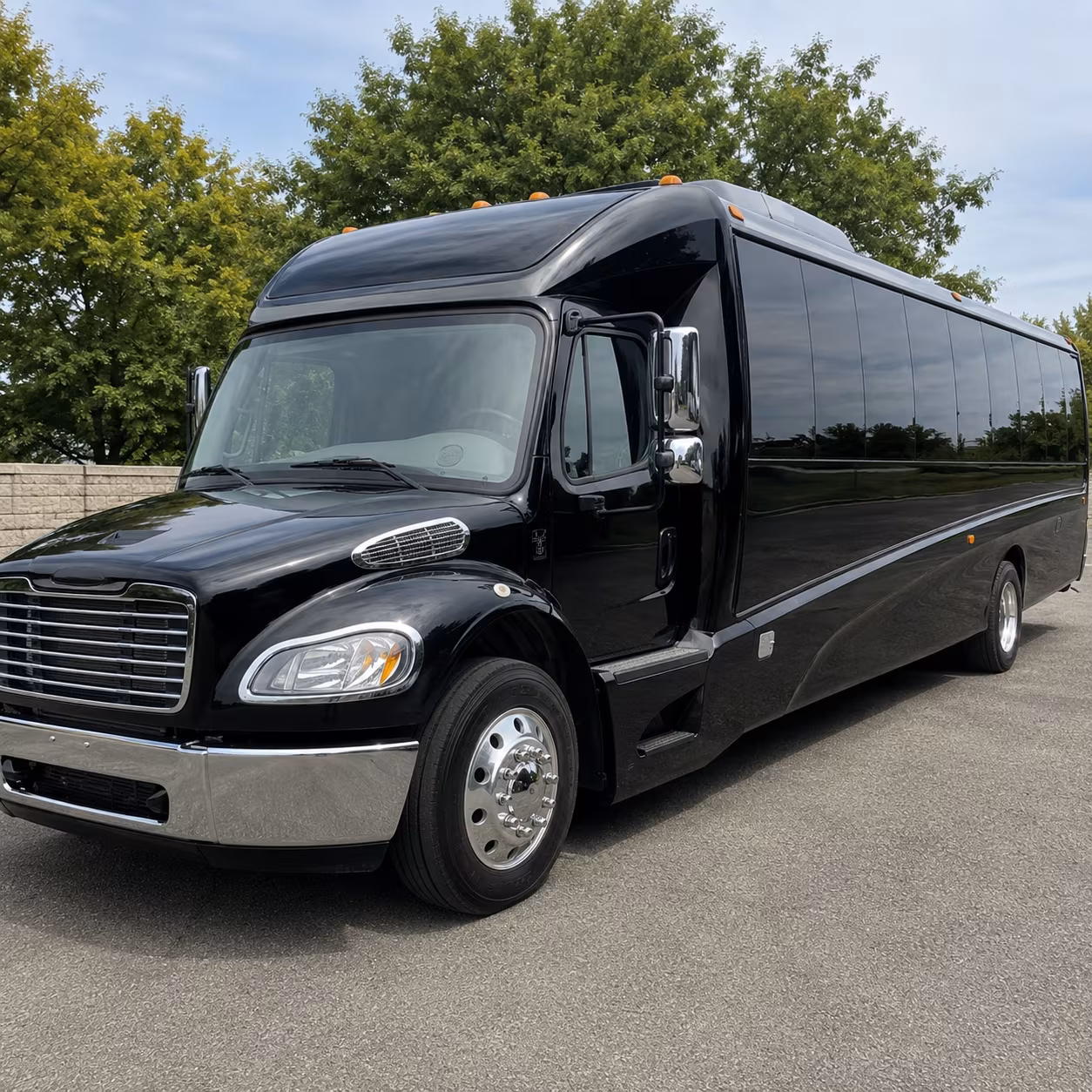 new braunfels 30 passenger minibus