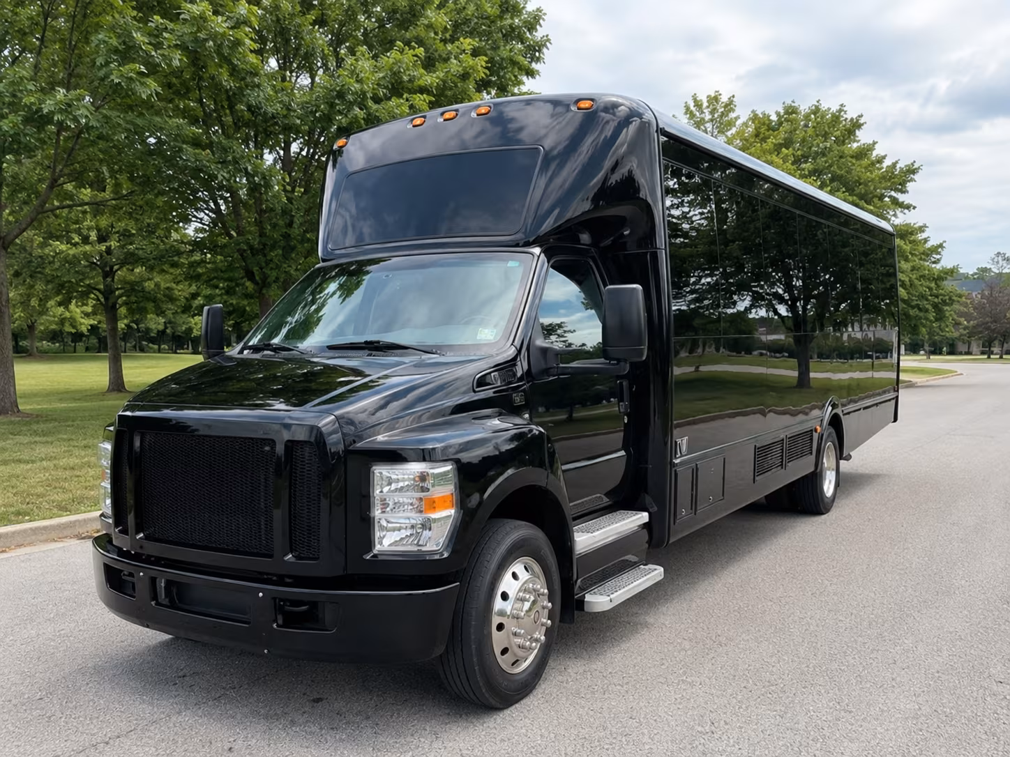 new braunfels party bus