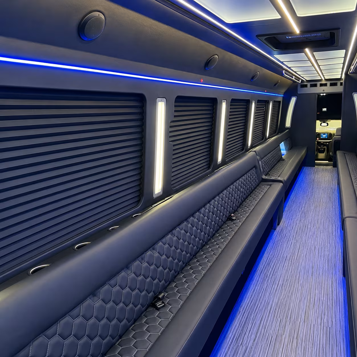pub crawl and nightlife bus rentals through gruene and downtown